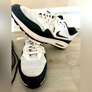 Nike men’s air max golf shoes